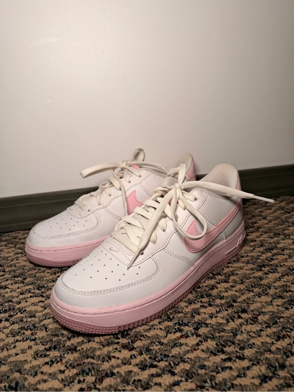 Nike youth low